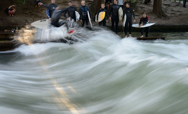 600-Eisbach-European River Surfing Championships-_0000_river-surfing-22