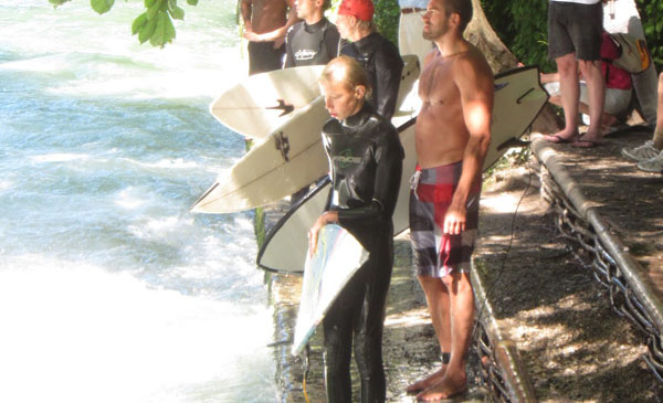 600-Eisbach-European River Surfing Championships-_0003_6 munchen surfing eisbach fluss river englischer