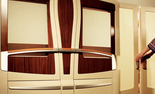 600-corporate-first-class-seating-05